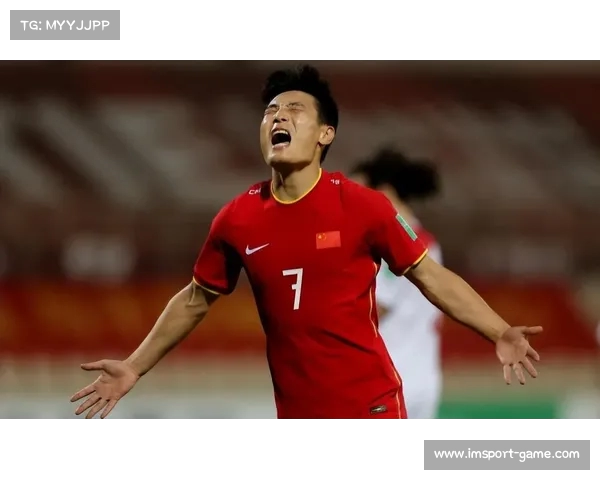 中国男足演绎精彩逆转，球迷热血沸腾！