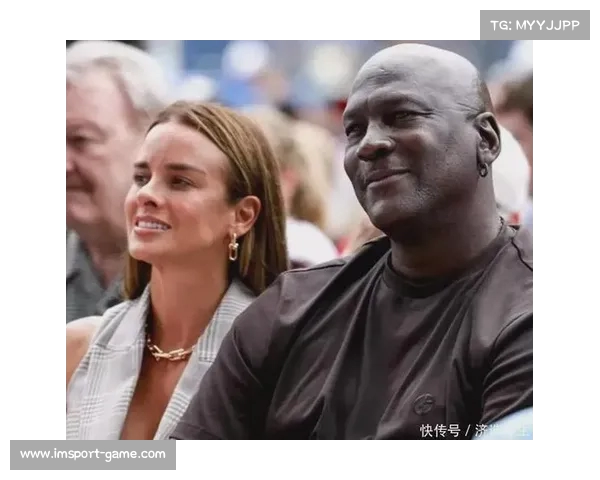 乔丹海边之行:霸气身姿与妻子镂空装的完美搭配(乔丹沙滩凉鞋) 乔丹海边之行:霸气身姿与妻子镂空装的完美搭配(乔丹沙滩凉鞋)