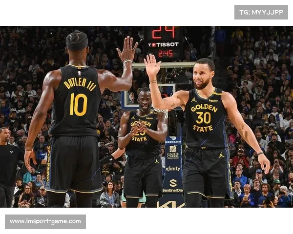 勇士队再次展示冠军实力 勇士队再次展示冠军实力